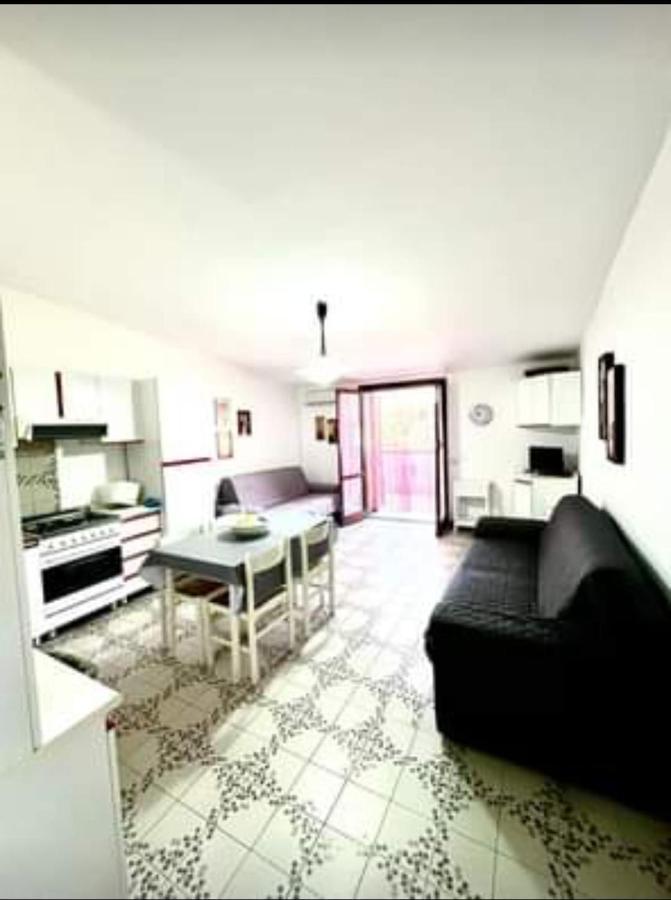 Casa Vacanze I Gabbiani Giardini Naxos Schiso Buitenkant foto